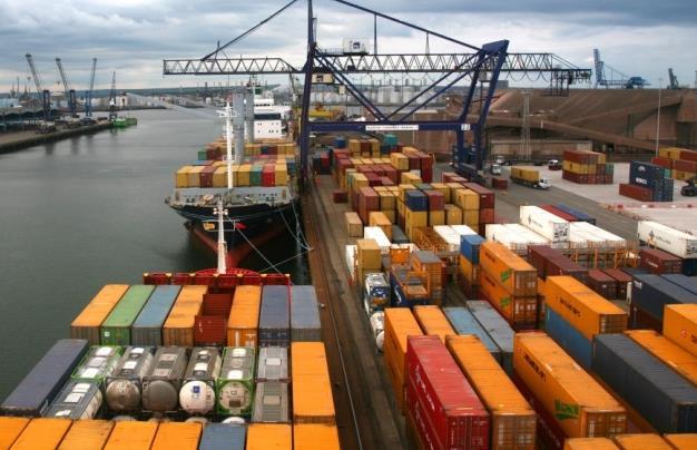 2. Establishes Leading Global Platforms Ports (cont d) 12 Asciano s Australian container terminals complement BIP s
