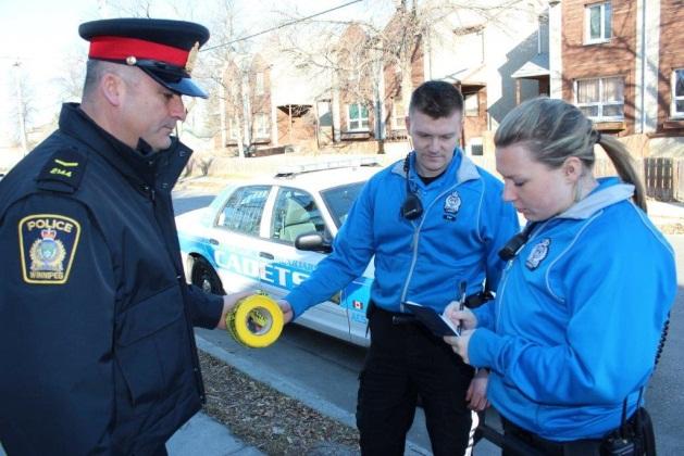 21 2015 HIGHLIGHTS Investing in the Community - Public Safety Winnipeg Police Service