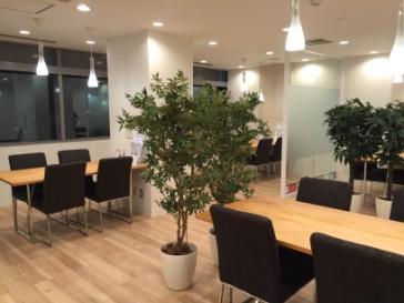 The Shin-Yokohama Sales Center opened in October 2015, bringing the total number of sales centers to seventeen to expand the Brokerage business.