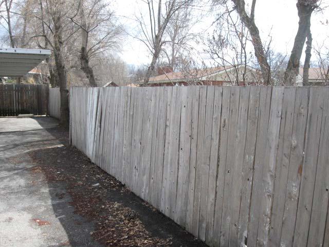Comp #: 1001 Wood Fencing - Replace Location: Quantity: Perimeter fencing Approx 290 Linear ft.