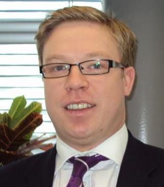 MR MATTHEW SMITH MARINE CLAIMS, LONDON Matthew began his career within the insurance market in 1997 and joined the Marine claims team at Marsh in January 2006, having had previous experience as both