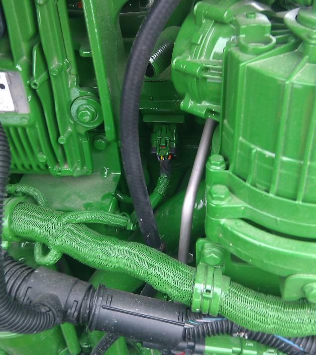 2) Locate Injector Plug as shown in Pictures below Harness