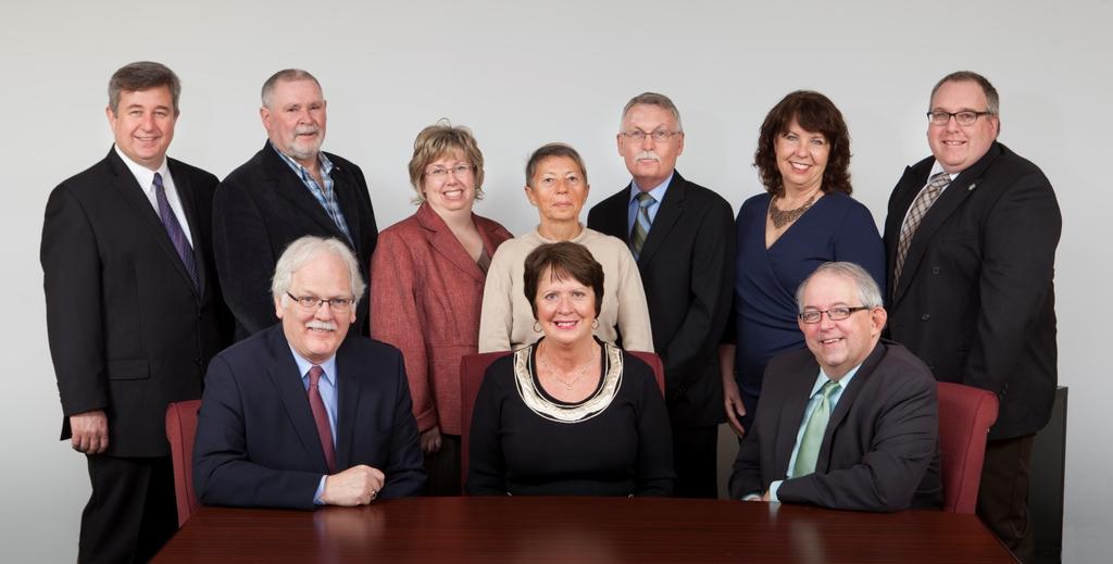 5 Home BOARD OF DIRECTORS Back row, left to right: Mel Vincent, Hector Losier, Judith Lane, Michèle Caron, David Ellis, Maureen Wallace and Michael Allen.