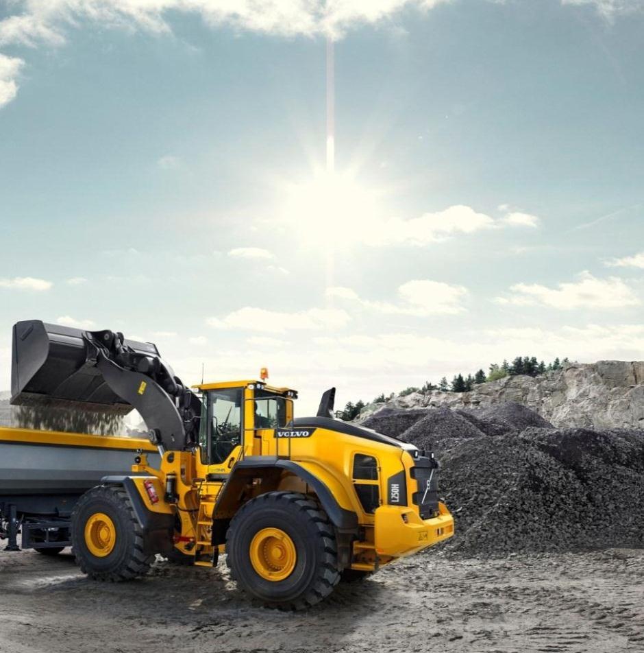 CONSTRUCTION EQUIPMENT Continued headwind in BRC ORDERS & DELIVERIES Book-to-bill Volvo Q4: 115% Markets YTD November: - Europe: -6% (excl.