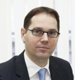 THE MANAGEMENT TEAM Andrej Slapar, President of the Management Board, DOB: 1972 BSc in Law Extensive experience in insurance industry Supervisory Board