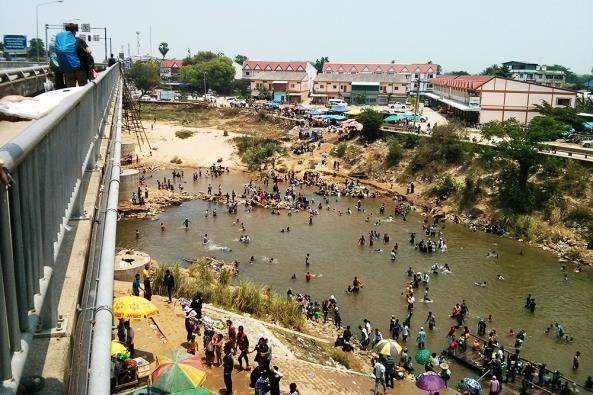 View from the Bridge between Mae Sot and Myawaddy 7 Source: http://www.