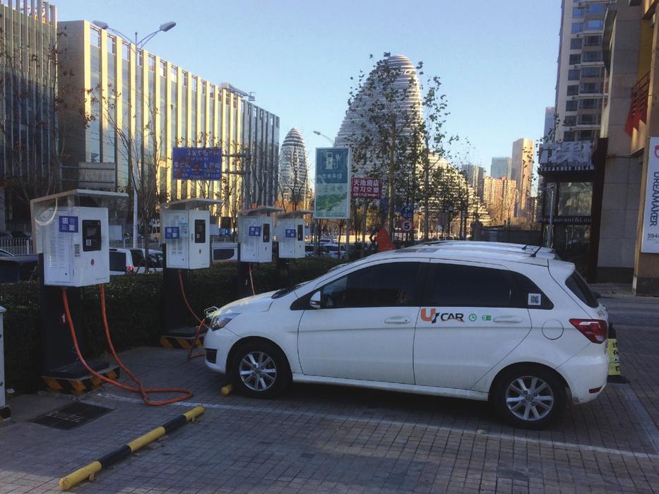 双方还约定共同在泰宇实业的其他住宅小区和未来中国的其他项目中建造充电站 Beijing E-Star 目前在中国的首都城市开展经营, 其 22 个充电站可供公众和一些电动汽车租赁公司使用 惠州的合作标志着其在北京以外区域的首次尝试, 同时也是其首次与一家房地产开发商合作