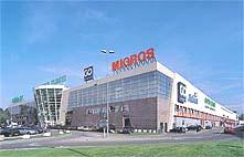 14 Shopping Centers in Europe Location Investment Lettable space sqm Parking Number