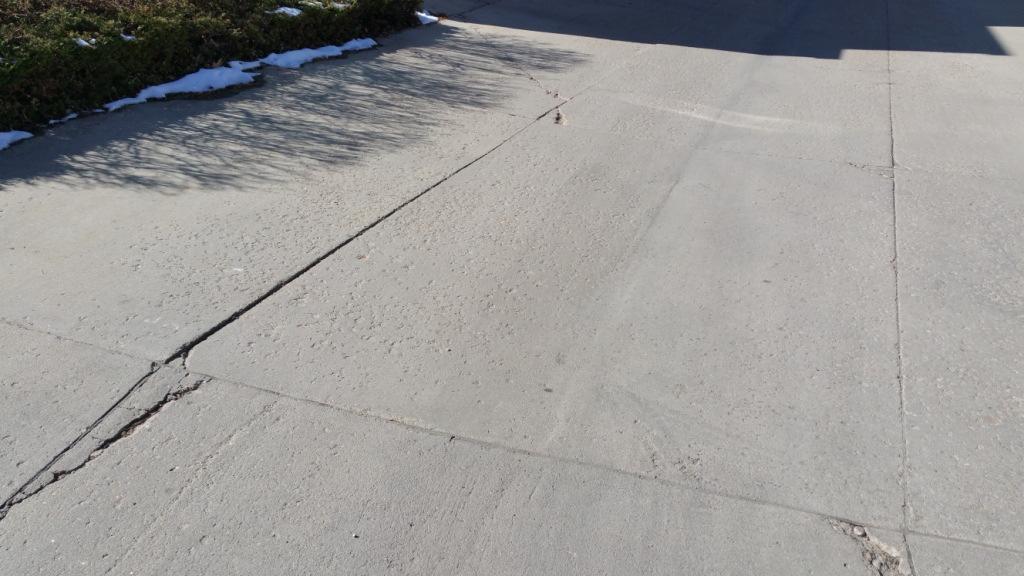 Component Inventory for Indian Peaks Townhomes Client Reference # 4080 Comp #: 403 Concrete Driveways - Repair/Replace Observations: - Since it is unlikely that all concrete surfaces will fail at the