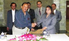 Chamber News DCCI Review March 31st 2012 DCCI signs MoU with Ocean Paradise Hotel Dhaka Chamber of Commerce & Industry (DCCI) the largest SME representative trade body in the country signed a MoU