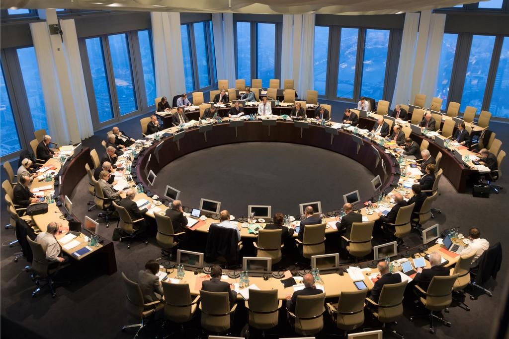 Governing Council Adopts guidelines and decisions to ensure the tasks of the Eurosystem are performed