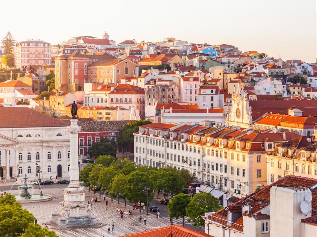 Lisbon 6,500 Average price per sqm 2 nd Safest capital in the world 22% Increase in tourism in 2017 3,3bn 222% Invested in Golden Visa since 2012 Increase in Golden Visa requests by Brazilians since