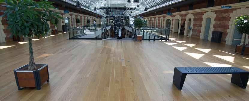 Silk matt lacquer Junckers silk matt lacquered floors enhance the glow of the wood and provide a strong and highly durable, easy-to-clean surface, suitable for the busy family or high-traffic