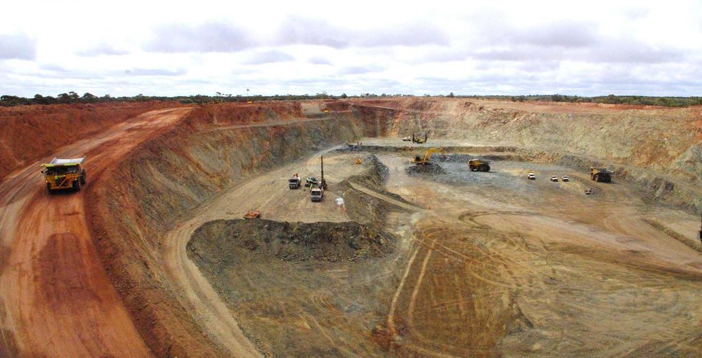Focus Minerals, A Dynamic Australian Gold Producer 4 mines across Australia s 2 largest gold producing regions On track to 175,000oz* of Gold in FY 2012 4.
