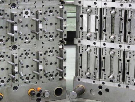 inserts Prototype tooling (1-2 cavities) Production tooling subcontracted