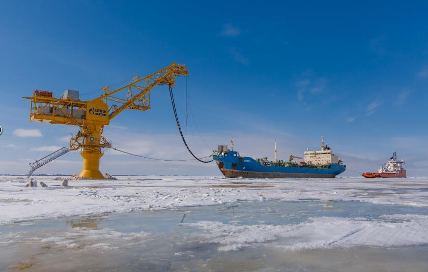 NOVY PORT: BEGAN YEAR-ROUND CRUDE EXPORTS May, marked the official launch of year- round crude exports at Novoportovskoye field May: Began year-round crude shipments from Gulf of Ob terminal ( Vorota