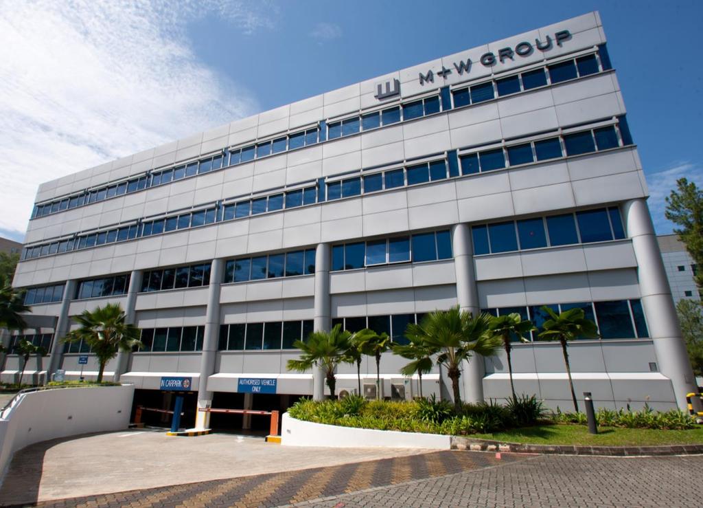 Acquisition: Completed 16 International Business Park in 4Q2014 Total acquisitions for FY2014 to S$140.8 million; Boost sectoral diversification Purchase Price S$28.