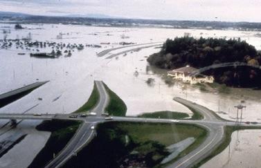 Regional Assessment of Flood Vulnerabilities Inter-dependencies Infrastructure damage and disruption (e.g. hydro) impacts other infrastructure, services, people and businesses (supply chains, cargo shipping, etc.