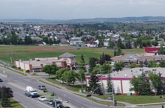 00 psf Exposure to Southridge Drive, a major commercial street and Big Rock Trail Located South of Downtown Okotoks Can be demised or expanded Great for a pharmacy, doctor or orthodontist office Unit