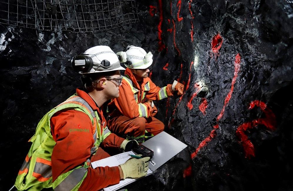 3 metres Bazooka drilling highlighted hanging wall mineralization resulting in the mining of an additional 440 ounces of gold from 1,575 tonnes