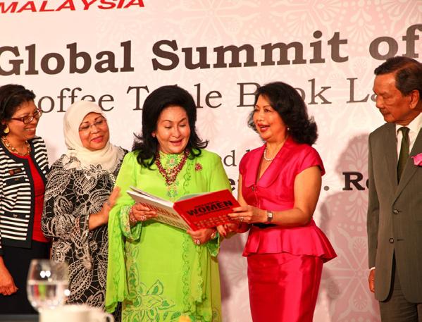Seri Rosmah Mansor, Chairperson of GSW 2013, Ms. Irene Natividad, President, GlobeWomen Inc., Tun Mohamed Daziddin Haji Abdullah, Chairman, Bursa Malaysia.