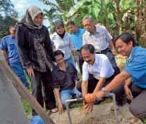 168 Engagement With Our Community 7. In 2012, 190 families benefited from the Program Bantuan Bekalan Air Tabung Budi 2012. 8.
