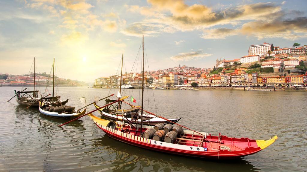 Population 10.4 million Porto Gateway to Portuguese speaking jurisdictions and the E.U.