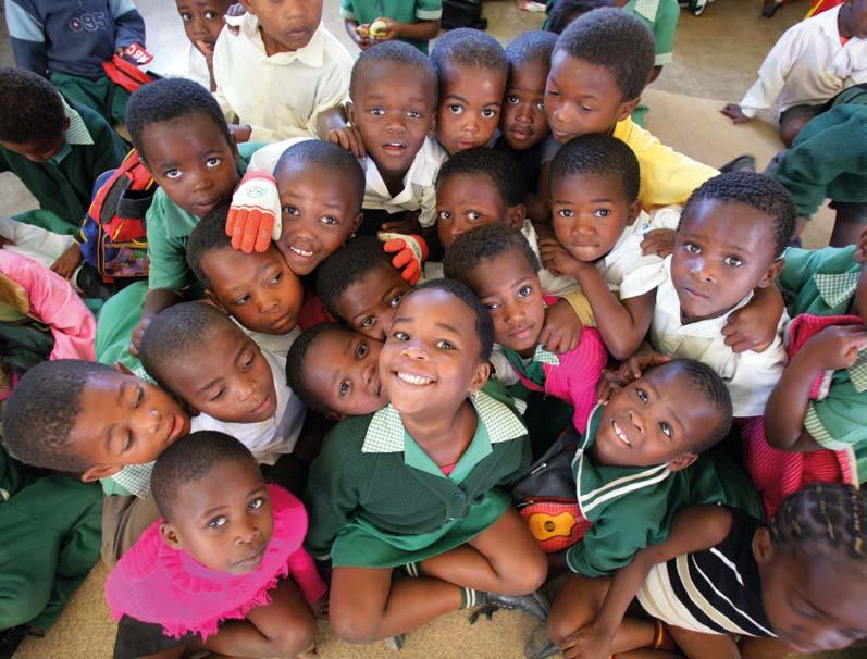 BUDGET CHILDREN AND THE SOUTH AFRICAN BUDGET: THE MACRO PICTURE UNICEF/Pirozzi Key messages The nearly 2 million children in South Africa account for more than a third of the country s population.