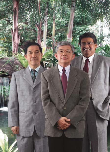 From left to right: Encik Abdul Majid Abdul Karim, YBhg Tan Sri Rozali Ismail, Encik Ruslan Hassan, Encik Mat Hairi Ismail, Ir Lee