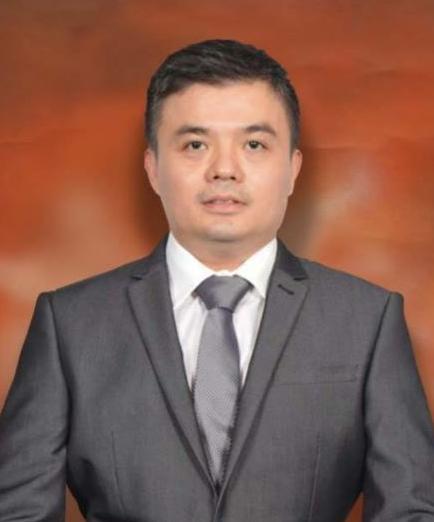 ANNUAL REPORT 2015 Profile of Directors cont d Chong Chee Siong Non-Independent Non-Executive Mr Chong Chee Siong, a Malaysian aged 40, is a Non-Independent Non-Executive Director.