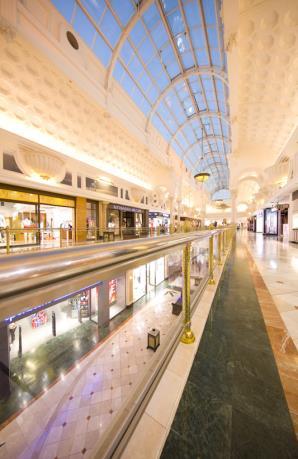 metropolitan areas or key cities CapeGate (Cape Town, Western Cape) 3 CORPORATE HIGHLIGHTS Acquired 3 new shopping centres R3,8bn New development completed Achimota Retail