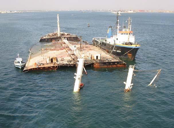 by wreck removal 27 July 2003 Karachi,