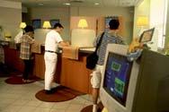operation : 2,511 ATMs (98/99: +10%): In 1999, 90% of branches had ATMs, 74% in 1997 Monéo the electronic