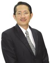 7 PROFILE OF DIRECTORS YAP YOON SING Chairman cum Group Managing Director Mr. Yap, a Malaysian aged 40, was appointed to the Board on 31 March 2005 as the Chairman and Group Managing Director.