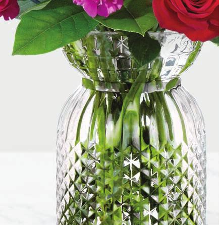 This vase is also featured in S7, M2, D15, D16 and D26; you