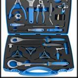 1600E1N /37 623008 Set of bike tools in tool box $