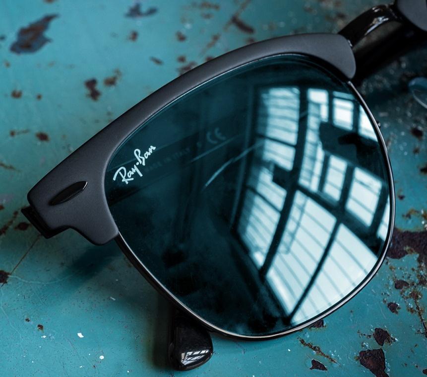 RAY-BAN IS FIRING ON ALL ENGINES The world s most-loved eyewear brand Winning over consumers with product innovation and new digital marketing campaign for frames and lenses Ray-Ban lenses enriching