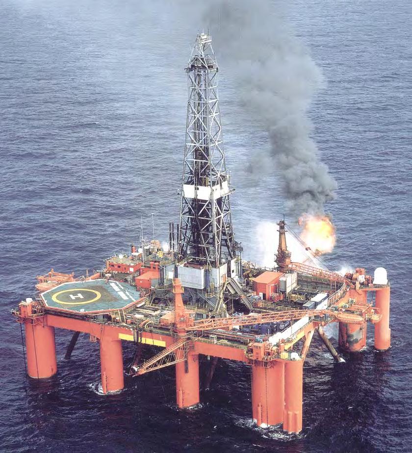 DRILLING RIG - BULFORD DOLPHIN Semi submersible rig Owned by