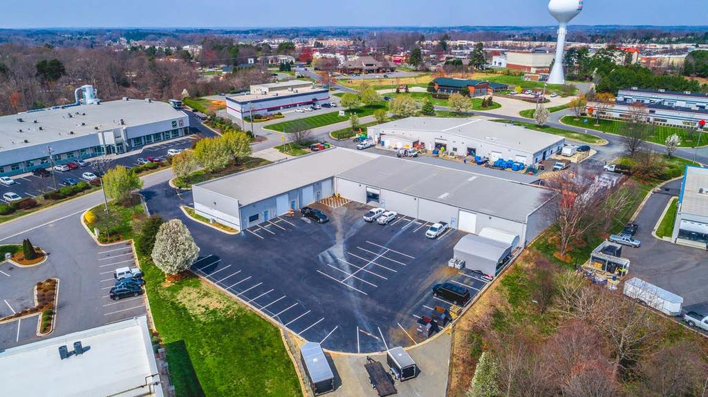 LAKESIDE BUSINESS PARK 117 Crosslake Park Drive Mooresville, NC 28117 $1,600,000 Marketed By SITE FEATURES 17,000 + SF Industrial Building on 2.
