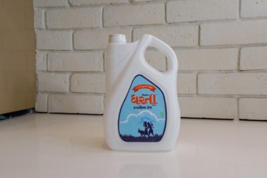 Refined Cottonseed Oil Our refined cottonseed oil is totally odour less & having low viscosity.