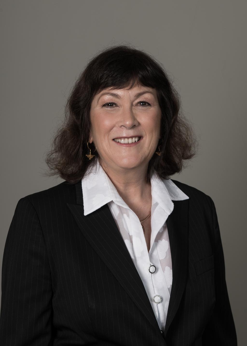 KIM M ROONEY CURRICULUM VITAE Kim Rooney is an international arbitrator and barrister. She has been practicing in Asia, based in Hong Kong, since 1990.