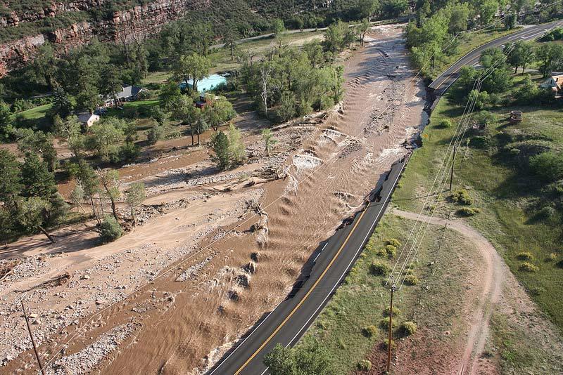 Colorado Rebuilding Roads for Resilience September 2013 Historic flood event caused over $1 B in damages Characterized threat from Flooding Rockfalls Mudslide/debris flow Landslides Alternatives