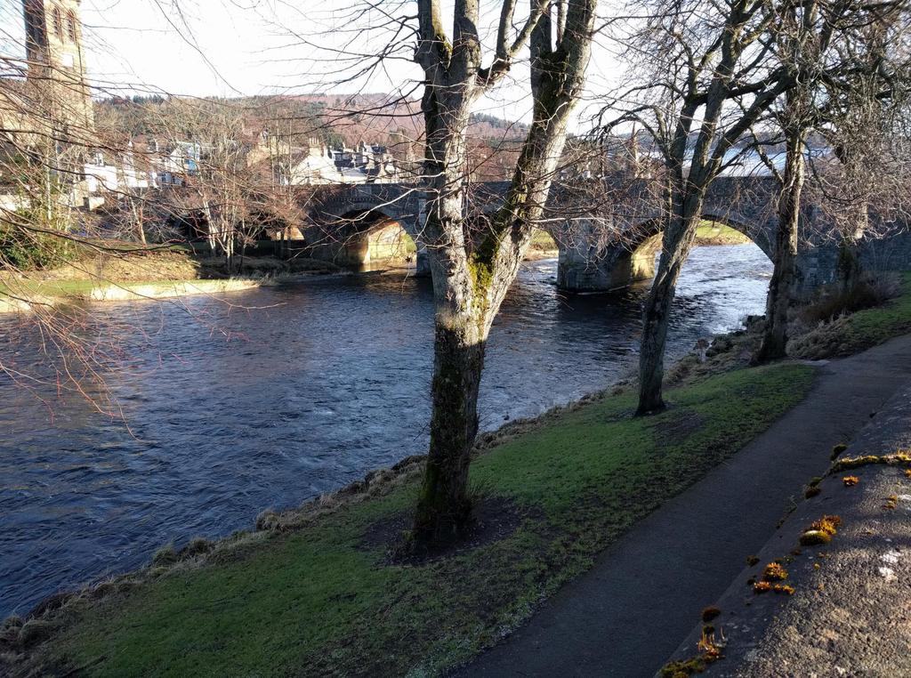 Flood mechanisms on the River Tweed Out of bank flow paths, key structures and