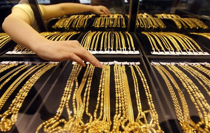 The most recent estimate of the World Gold Council says that India has about 22,000 tonnes of private gold, held by individuals and temples. At current prices, this is close to a trillion dollars.