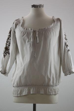 95 (2) Large Don't miss Panhandle Floral Embroidery Top