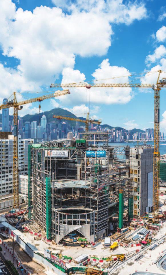 Business Outlook Services While Hong Kong s domestic economy exhibited remarkable resilience in the past year, uncertainties in the global economy together with volatilities in the local stock and