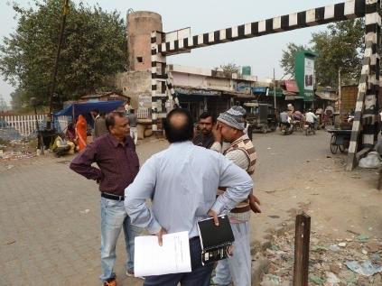 APPENDIX-II: CONSULTATION PHOTOGRAPHS Consultations at Rohtak near start point of Rail Track Consultations at