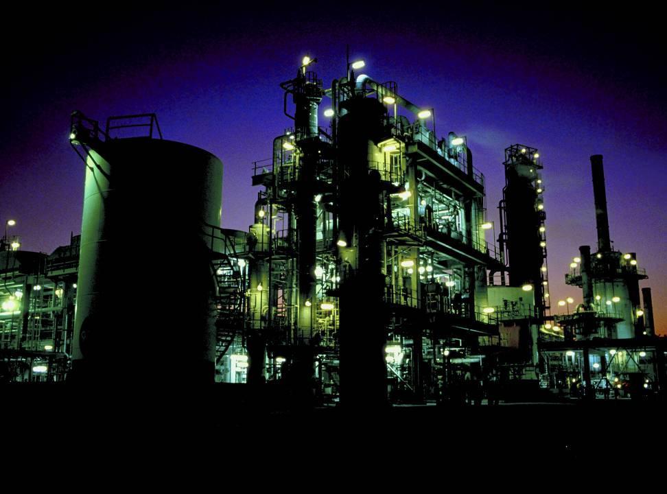 Hazardous Location Lighting 717 Refineries Worldwide 3,000 fixtures per refinery Annual Energy Savings $175