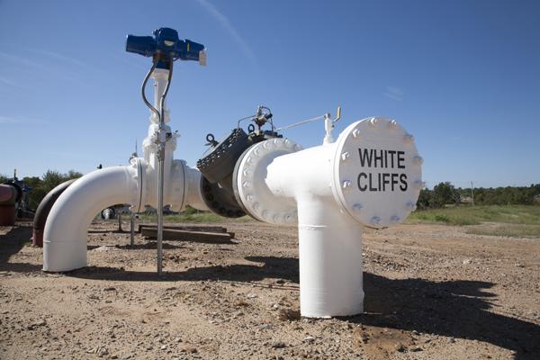 White Cliffs Pipeline White Cliffs is a 527 mile, 12-inch common carrier pipeline Originates in Platteville, CO, northeast of Denver and terminates at Rose Rock Midstream s storage facility in